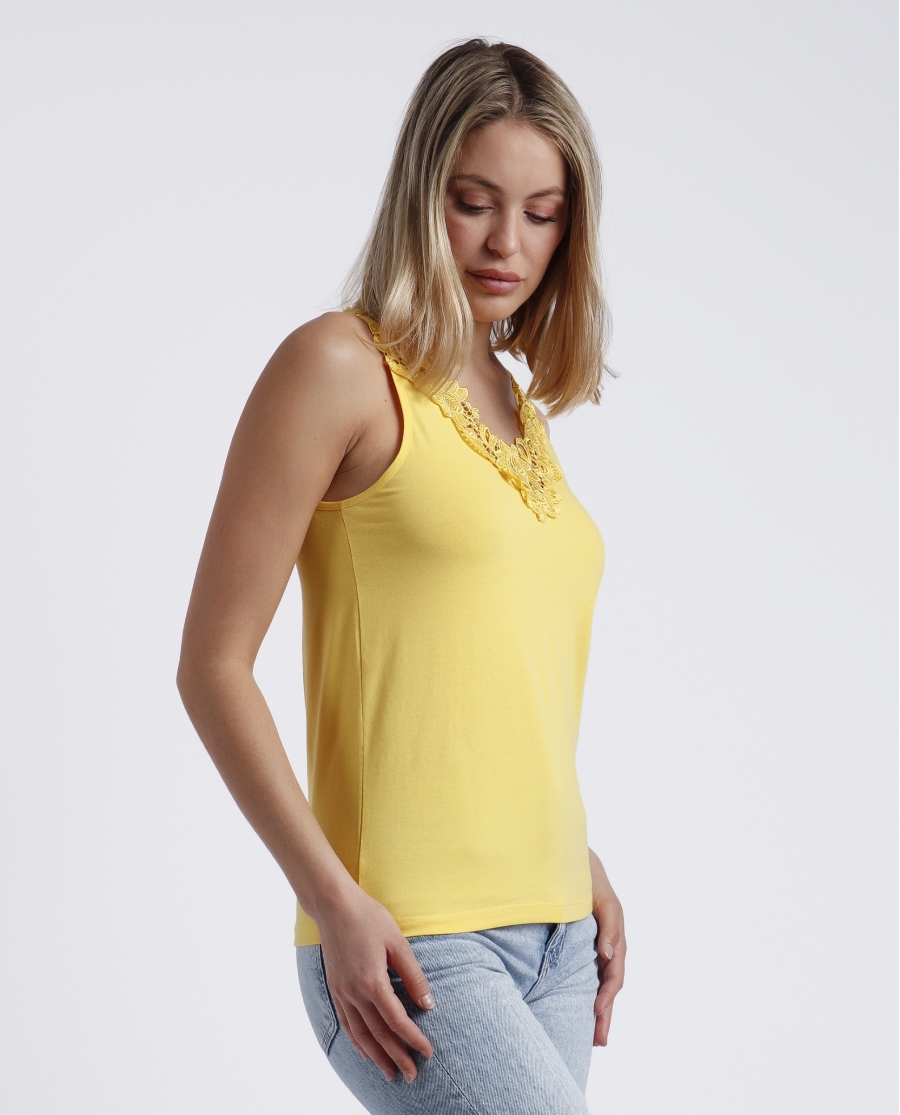 ADMAS Camiseta Sin Mangas Escote Guipur para Mujer AMARILLO ADMAS Camiseta Sin Mangas Escote Guipur para Mujer AMARILLO