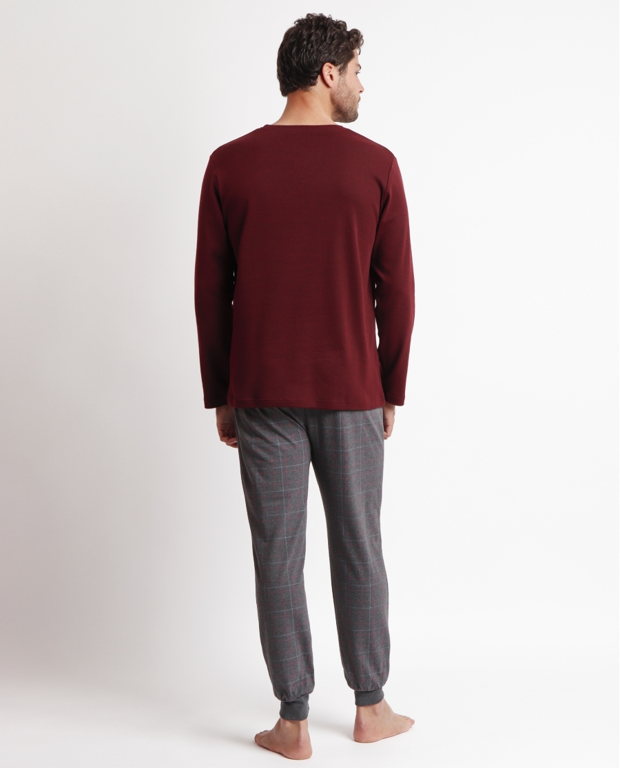 DISNEY Pijama Manga Larga Grumpy Talking To Me para Hombre BURDEOS DISNEY Pijama Manga Larga Grumpy Talking To Me para Hombre BURDEOS