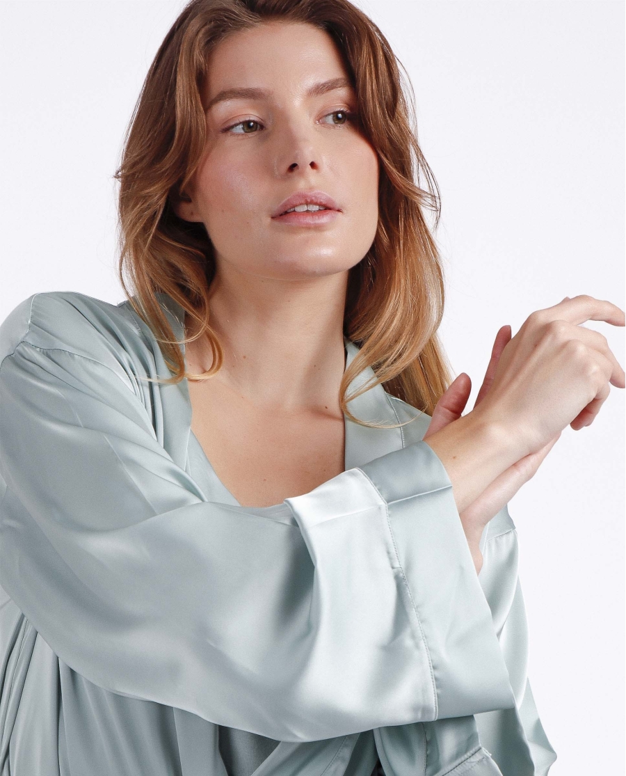 ADMAS CLASSIC Bata Manga Larga Satin Bands para Mujer VERDE AGUA ADMAS CLASSIC Bata Manga Larga Satin Bands para Mujer VERDE AGUA