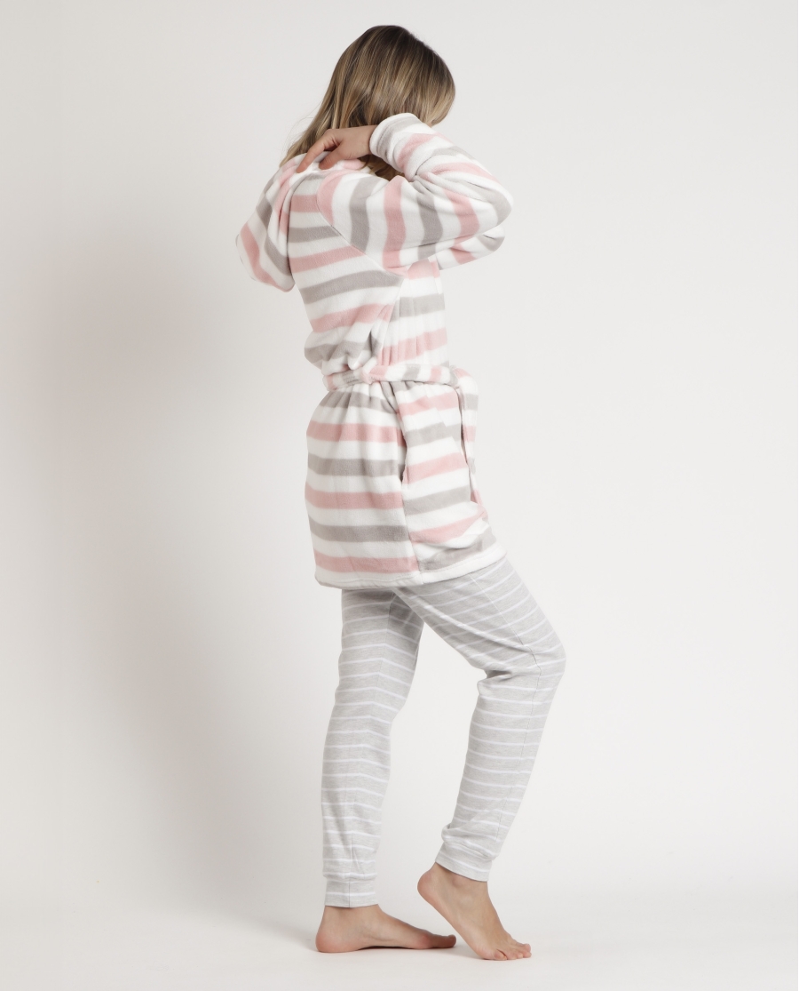 PEANUTS Bata Manga Larga Calentita Snoopy & Friends para Mujer MULTICOLOR PEANUTS Bata Manga Larga Calentita Snoopy & Friends para Mujer MULTICOLOR