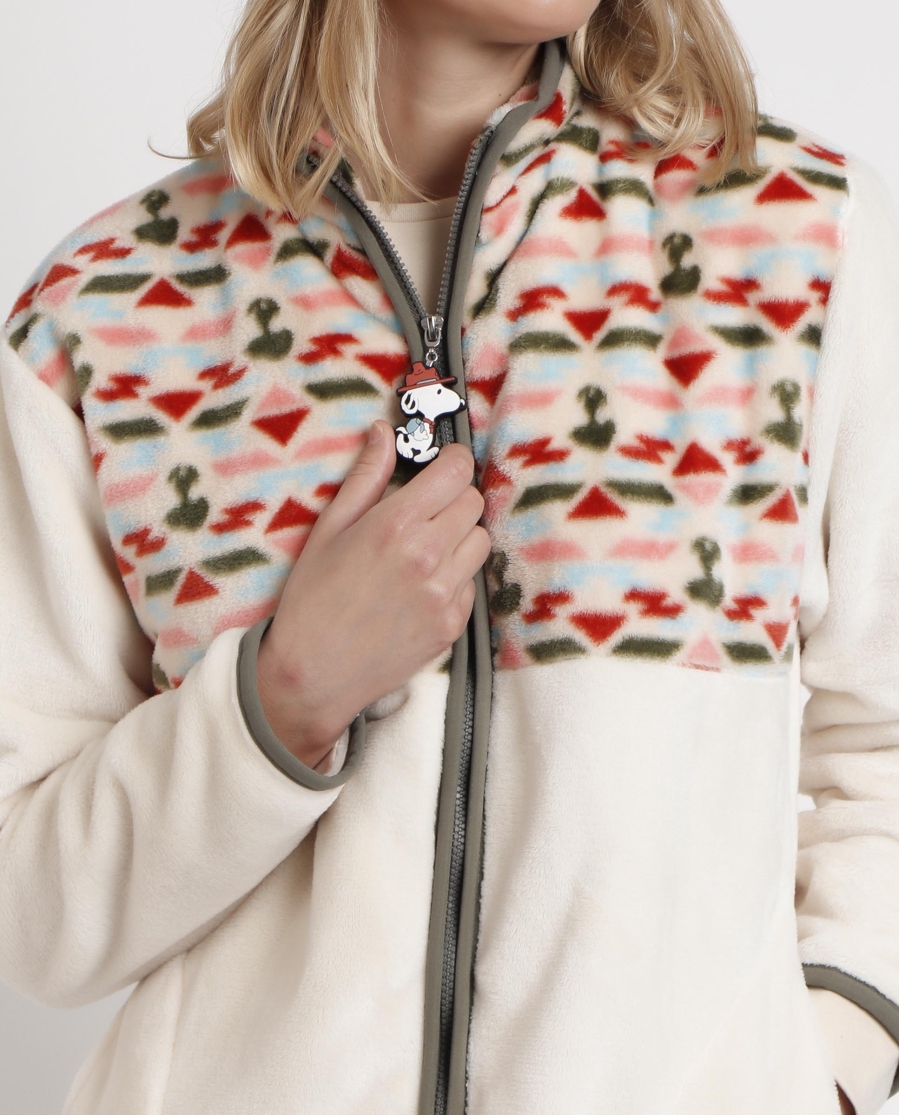 PEANUTS Bata Manga Larga Calentita Beagle Scouts para Mujer CRUDO