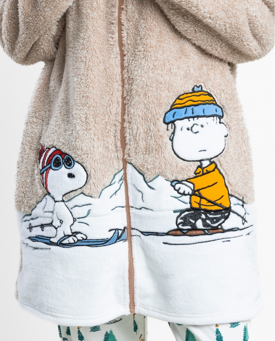PEANUTS Bata Calentita Manga Larga Snoopy Mountain para Mujer BEIGE